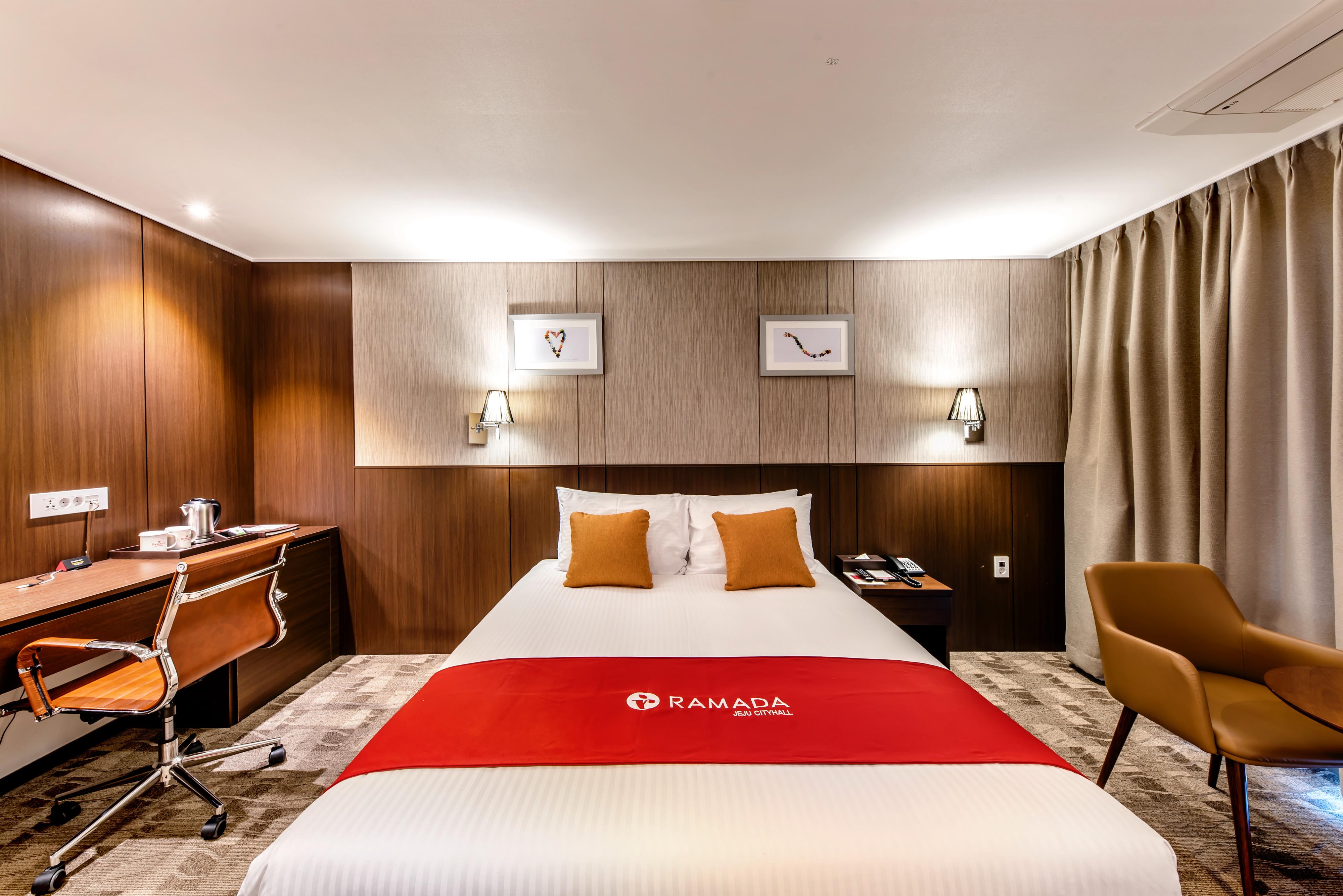 Ramada By Wyndham Jeju City Hall Exterior foto