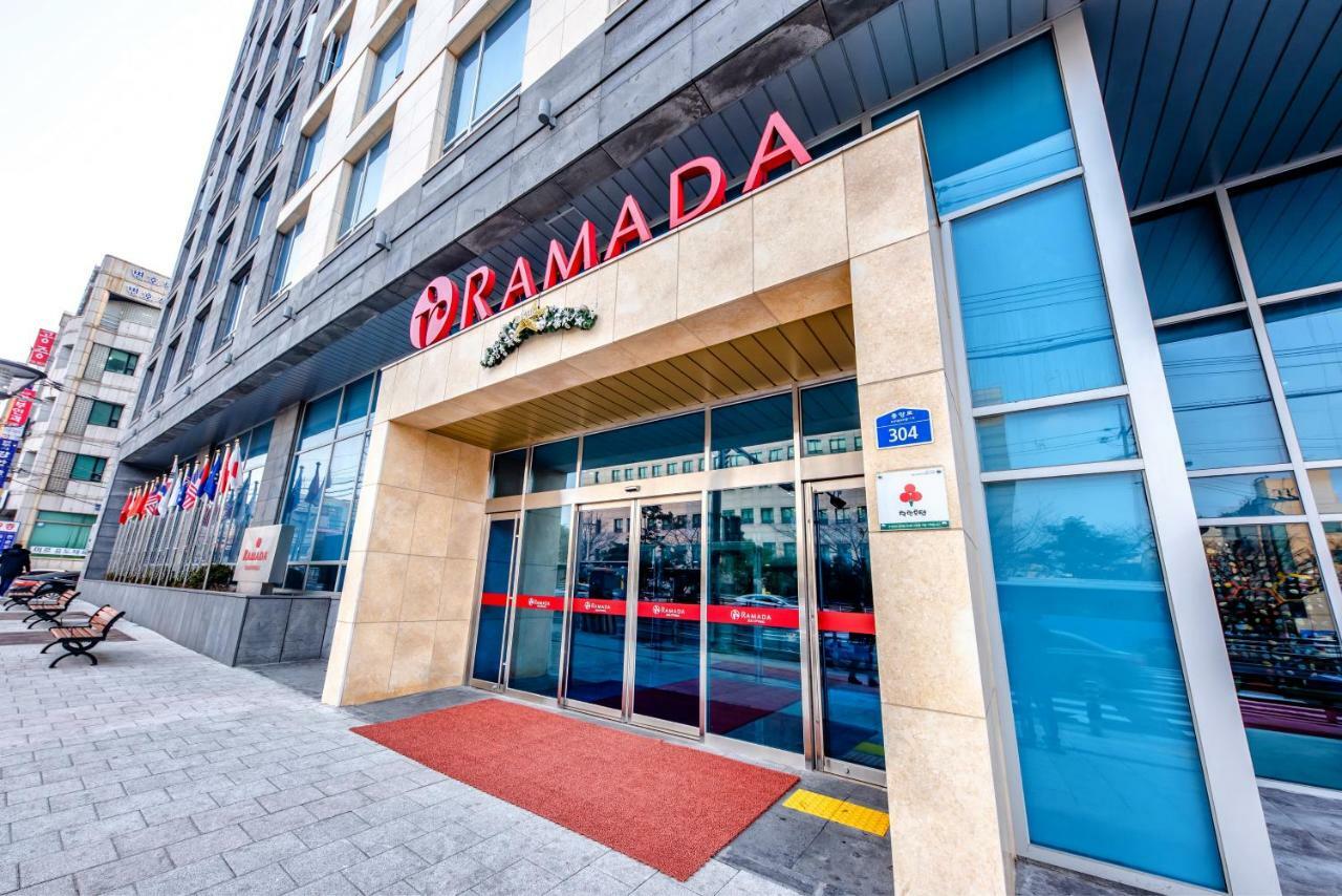 Ramada By Wyndham Jeju City Hall Exterior foto